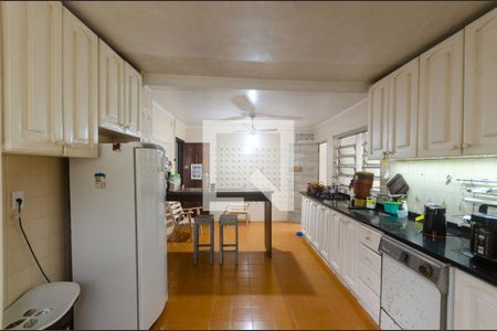 Casa para alugar com 280m², 3 quartos e 4 vagas Casa para alugar com 280m², 3 quartos e 4 vagasCozinha