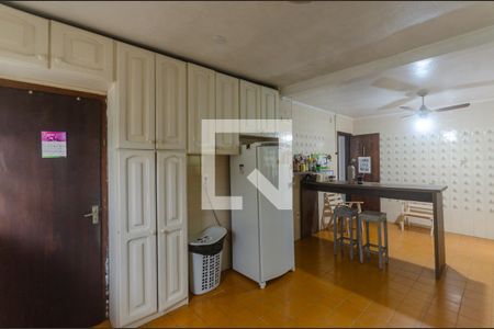Casa para alugar com 280m², 3 quartos e 4 vagas Casa para alugar com 280m², 3 quartos e 4 vagasCozinha