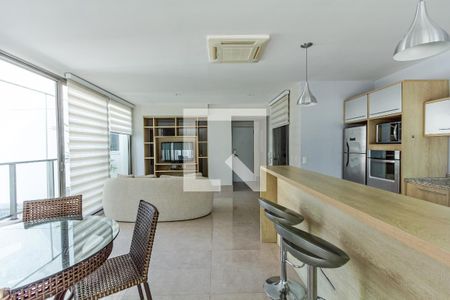 Sala/Cozinha de apartamento para alugar com 2 quartos, 159m² em Itaim Bibi, São Paulo