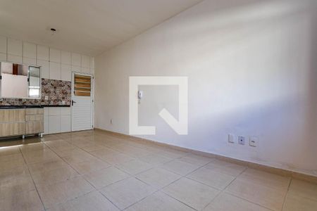 Sala de casa de condomínio para alugar com 2 quartos, 65m² em Jundiapeba, Mogi das Cruzes