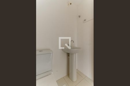 Lavabo de casa de condomínio para alugar com 3 quartos, 149m² em Guarujá, Porto Alegre