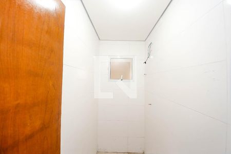 Banheiro de apartamento para alugar com 1 quarto, 48m² em Jardim Cinco de Julho, São Paulo