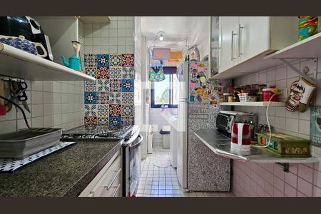 Cozinha de apartamento à venda com 3 quartos, 75m² em Jardim Luanda, São Paulo