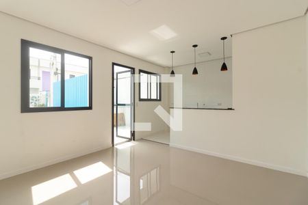 Sala de casa para alugar com 2 quartos, 67m² em Jardim Petrópolis, Cotia