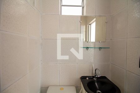 Banheiro de casa para alugar com 1 quarto, 50m² em Metalúrgicos, Osasco