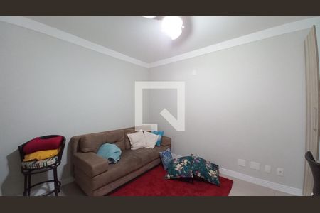 Sala de TV de casa de condomínio à venda com 3 quartos, 298m² em Swiss Park, Campinas