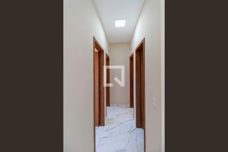 Corredor de apartamento para alugar com 3 quartos, 78m² em Vila Cloris, Belo Horizonte