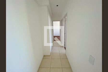 Corredor de apartamento à venda com 2 quartos, 50m² em Cidade Industrial, Contagem