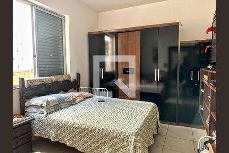 quarto 3 de casa à venda com 4 quartos, 167m² em Carlos Prates, Belo Horizonte