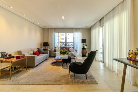 Sala de Estar de apartamento à venda com 4 quartos, 240m² em Higienópolis, São Paulo