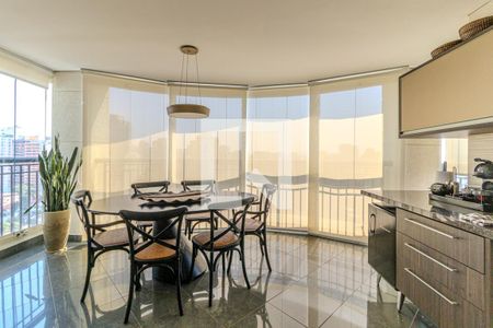 Varanda Gourmet de apartamento à venda com 4 quartos, 240m² em Higienópolis, São Paulo