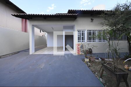 Quintal de casa para alugar com 4 quartos, 300m² em Anhaguera, Goiânia