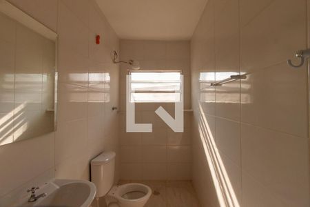 Banheiro  de casa para alugar com 1 quarto, 30m² em Vila Paulo Silas, São Paulo