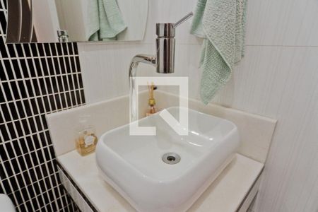 Lavabo de casa à venda com 3 quartos, 145m² em Vila Romero, São Paulo