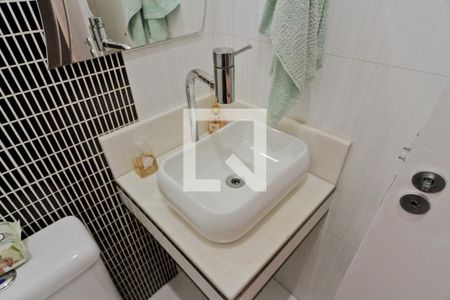 Lavabo de casa à venda com 3 quartos, 145m² em Vila Romero, São Paulo