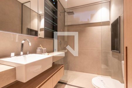 Banheiro de apartamento à venda com 1 quarto, 38m² em Carmo, Belo Horizonte