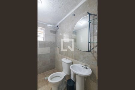 Banheiro de casa para alugar com 1 quarto, 65m² em Vila Palmares, Santo André