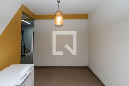 Sala de casa à venda com 5 quartos, 200m² em Jardim Prainha, São Paulo