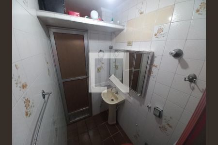 Banheiro de apartamento para alugar com 1 quarto, 40m² em Morro dos Barbosas, São Vicente