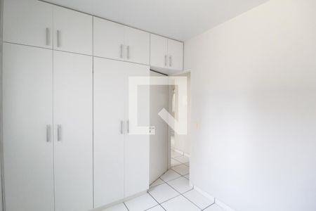 Quarto 1 de apartamento para alugar com 3 quartos, 53m² em Santa Mônica, Uberlândia