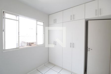 Quarto 1 de apartamento para alugar com 3 quartos, 53m² em Santa Mônica, Uberlândia