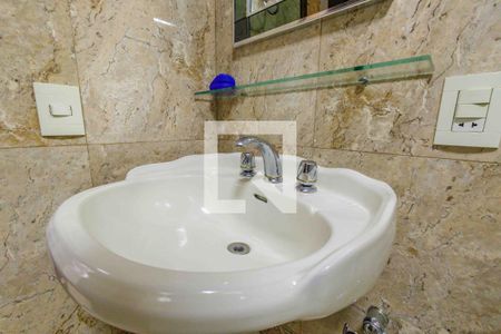 Apartamento à venda com 121m², 4 quartos e 2 vagas Apartamento à venda com 121m², 4 quartos e 2 vagasBanheiro Social