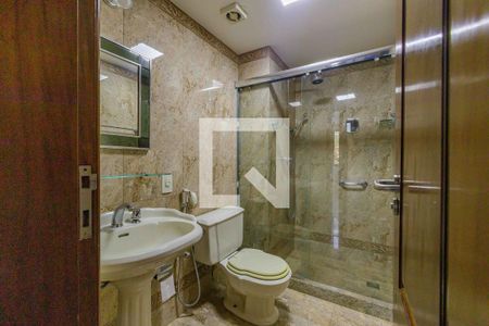 Apartamento à venda com 121m², 4 quartos e 2 vagas Apartamento à venda com 121m², 4 quartos e 2 vagasBanheiro Social