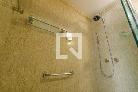 Apartamento à venda com 121m², 4 quartos e 2 vagas Apartamento à venda com 121m², 4 quartos e 2 vagasBanheiro da Suíte