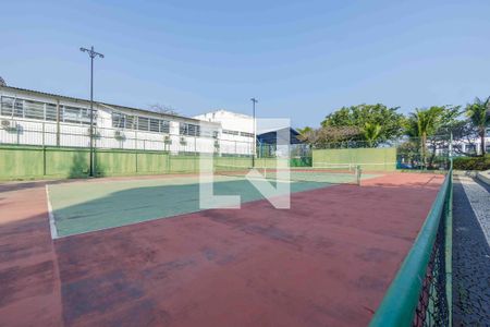 Apartamento à venda com 121m², 4 quartos e 2 vagas Apartamento à venda com 121m², 4 quartos e 2 vagasÁrea Comum Quadra de Tênis