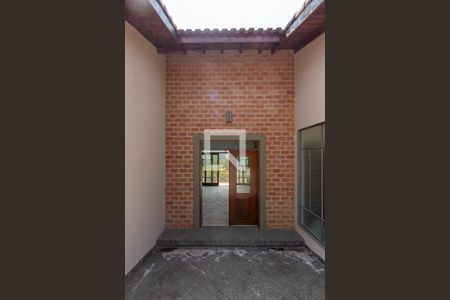 Sala de casa para alugar com 5 quartos, 200m² em Vila Santo Antônio, Cotia