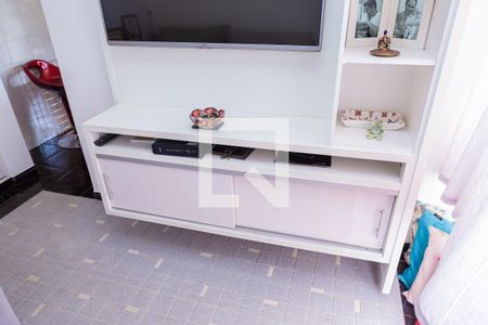 Sala de apartamento à venda com 3 quartos, 58m² em Conjunto Habitacional Padre Manoel da Nobrega, São Paulo