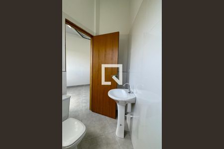 Banheiro de kitnet/studio para alugar com 1 quarto, 19m² em Cidade Ariston Estela Azevedo, Barueri