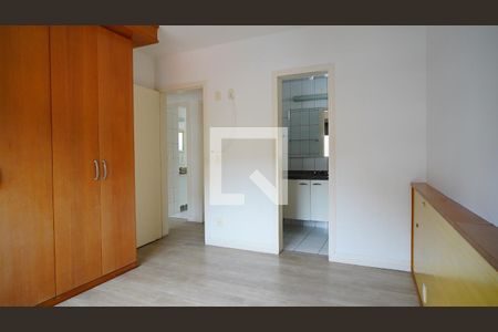 Quarto suite  de apartamento para alugar com 3 quartos, 105m² em Centro, Florianópolis