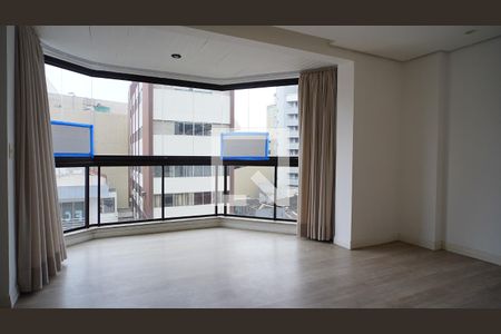 Sala  de apartamento para alugar com 3 quartos, 105m² em Centro, Florianópolis