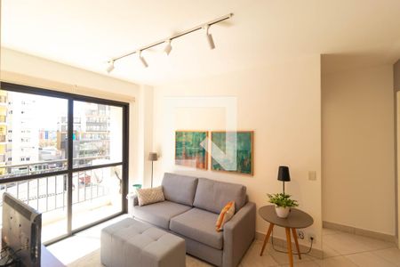 Salas de apartamento para alugar com 1 quarto, 43m² em Cambuí, Campinas