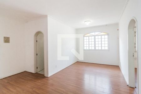 Sala de casa para alugar com 3 quartos, 350m² em Roçado, São José