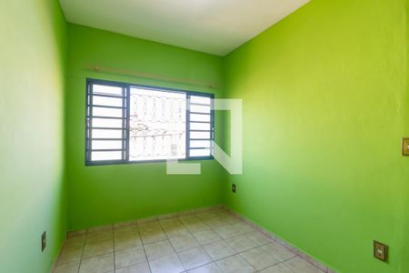 Sala de TV de casa à venda com 4 quartos, 154m² em Umuarama, Osasco