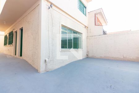 Quintal de casa à venda com 4 quartos, 154m² em Umuarama, Osasco