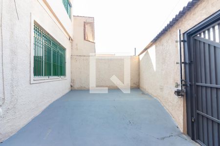 Quintal de casa à venda com 4 quartos, 154m² em Umuarama, Osasco