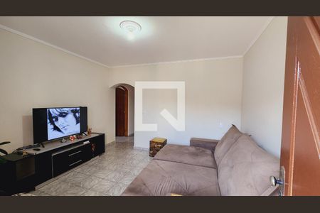 Casa à venda com 187m², 4 quartos e 2 vagasSala