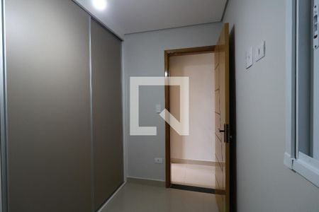 Quarto de apartamento à venda com 2 quartos, 46m² em Vila Cecilia Maria, Santo André