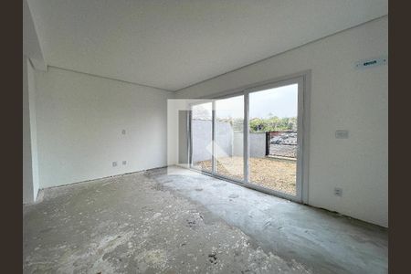 Sala de casa de condomínio à venda com 3 quartos, 101m² em Morro do Espelho, São Leopoldo