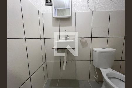 Banheiro Social de casa para alugar com 1 quarto, 14m² em Vila Lageado, São Paulo
