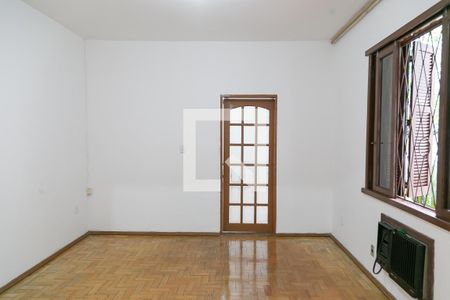 Sala de casa à venda com 3 quartos, 195m² em Teresópolis, Porto Alegre