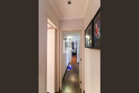 Corredor de apartamento à venda com 3 quartos, 110m² em Vila Andrade, São Paulo