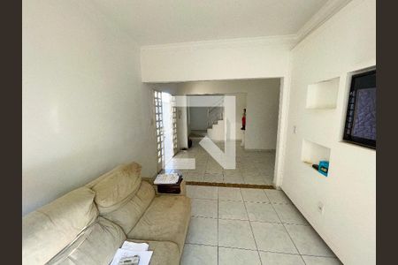 Sala de casa para alugar com 4 quartos, 270m² em Conjunto Água Branca, Contagem