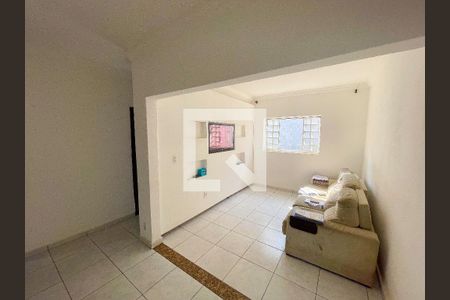 Sala de casa para alugar com 4 quartos, 270m² em Conjunto Água Branca, Contagem