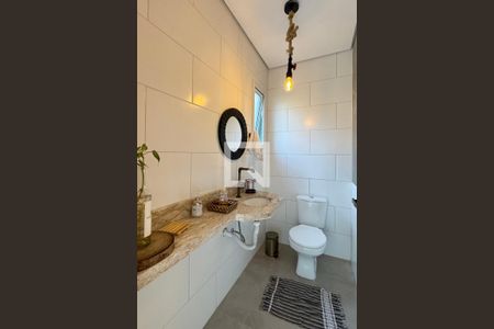 Lavabo de casa de condomínio para alugar com 4 quartos, 244m² em Morada dos Pássaros, Barueri