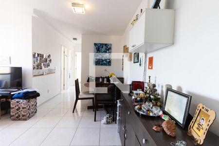 Sala de apartamento à venda com 3 quartos, 75m² em Vila Pompéia, São Paulo