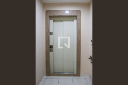 Apartamento à venda com 157m², 4 quartos e 4 vagasHall Elevador